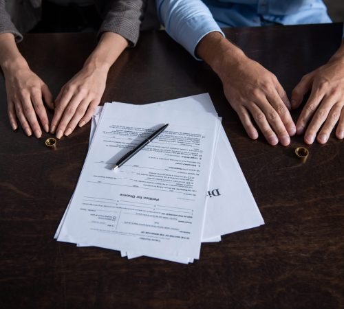 Pareja en divorcio mutuo acuerdo